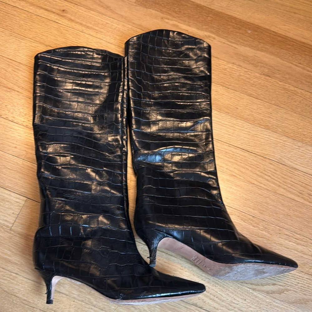 COPY - SCHUTZ KITTEN HEEL CROC BOOT